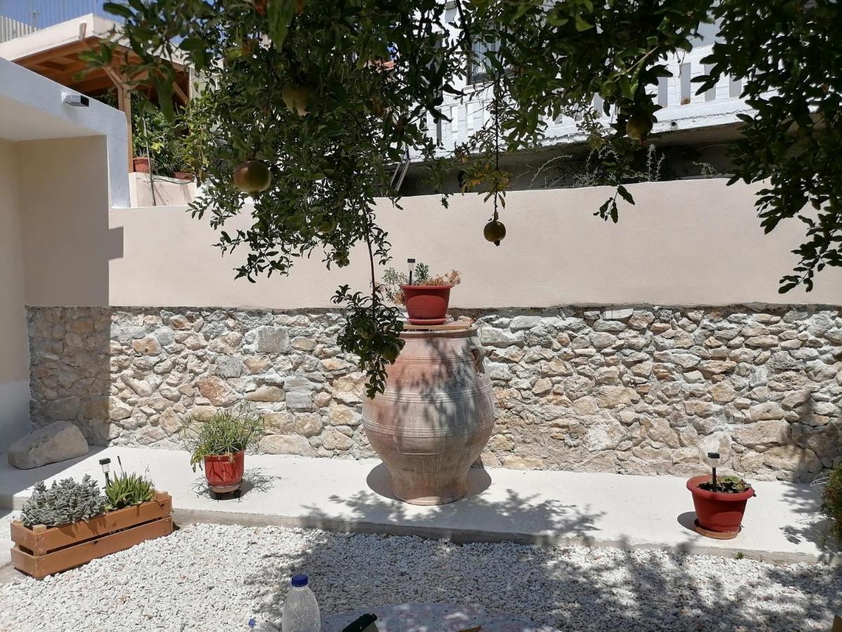 Вилла Lemon Tree House Каливес Экстерьер фото